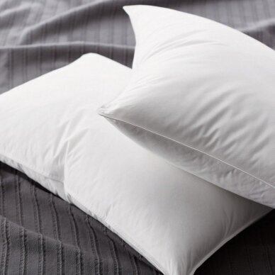 Žąsų pūkinė pagalvė su tiku (90%-pūkų, 10%-plunksnų) EXCLUSIVE ULTRA , 50x60 cm