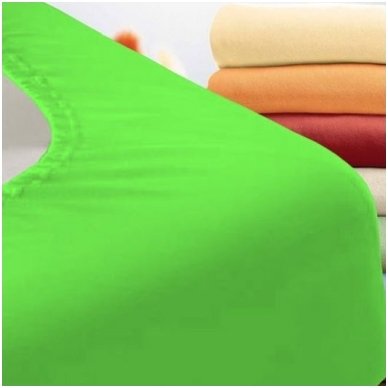 Trikotažinė paklodė su guma (žalia)