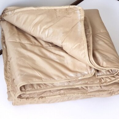 Žieminė antklodė su kupranugario vilnos užpildu (450 g/m²), 200x200 cm 1