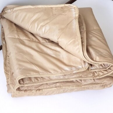Žieminė antklodė su kupranugario vilnos užpildu (450 g/m2), 220x240 cm